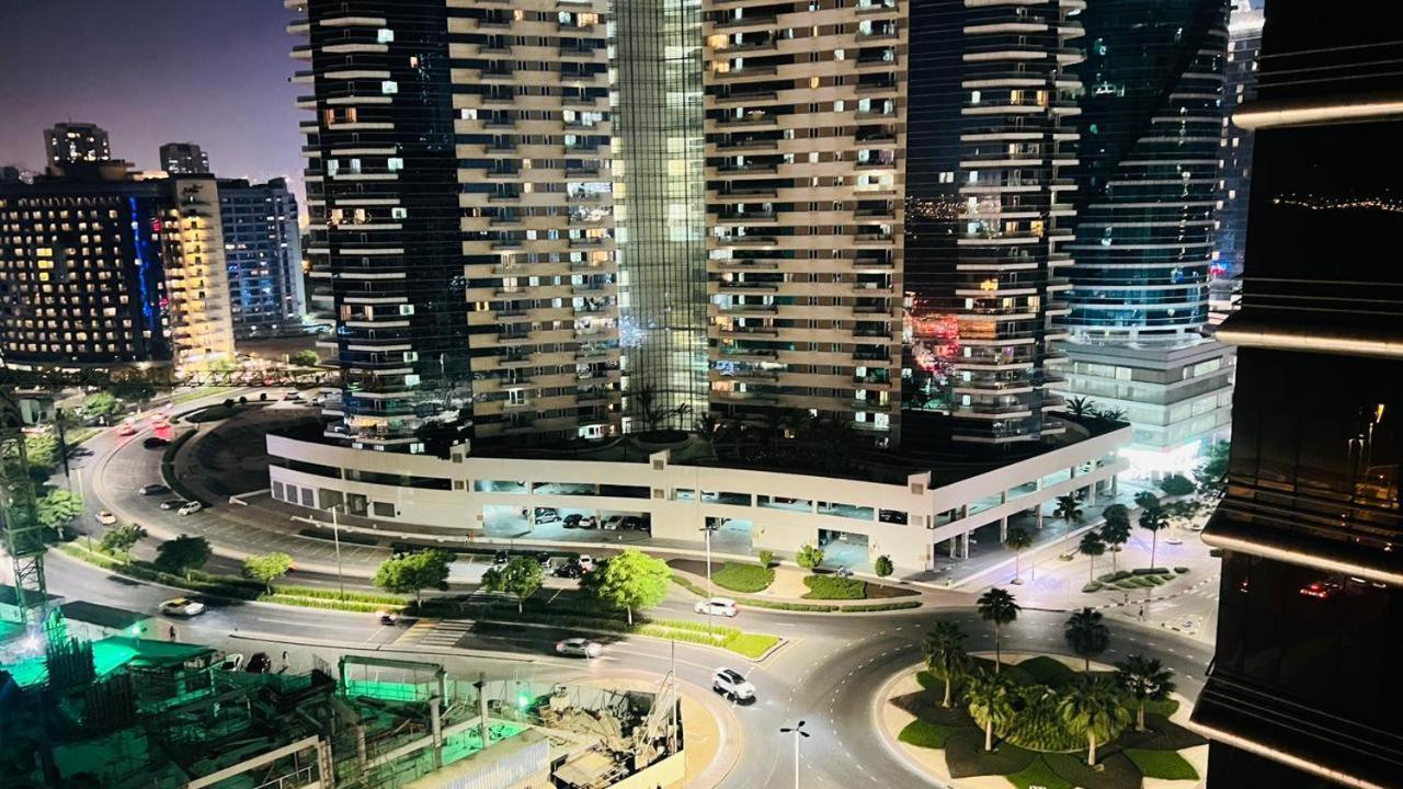 Nomad Partition Room In Barsha Heights 3 Mins To Icm Metro Dubai Buitenkant foto