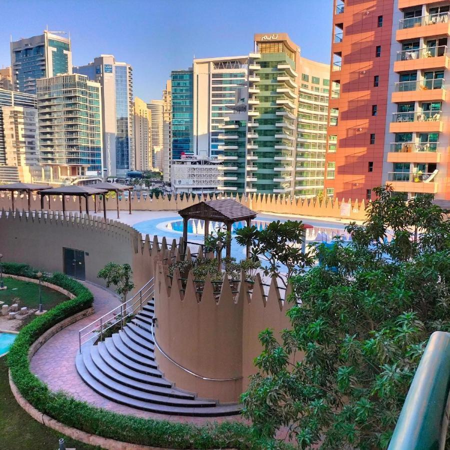 Nomad Partition Room In Barsha Heights 3 Mins To Icm Metro Dubai Buitenkant foto