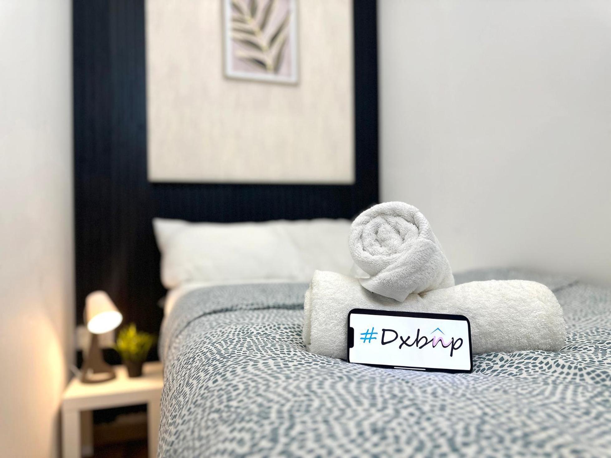 Nomad Partition Room In Barsha Heights 3 Mins To Icm Metro Dubai Buitenkant foto