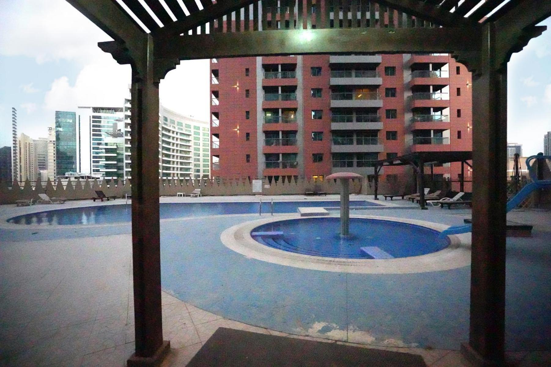 Nomad Partition Room In Barsha Heights 3 Mins To Icm Metro Dubai Buitenkant foto