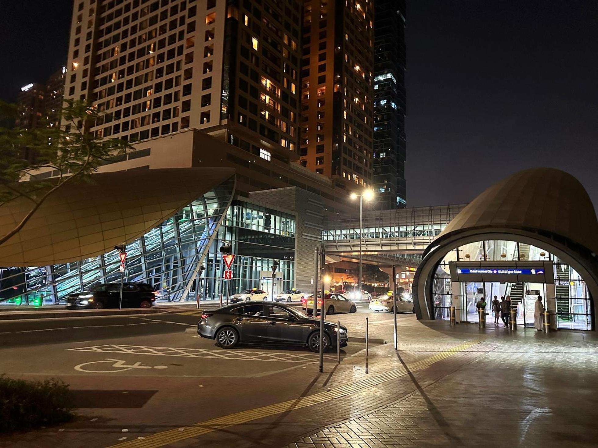 Nomad Partition Room In Barsha Heights 3 Mins To Icm Metro Dubai Buitenkant foto