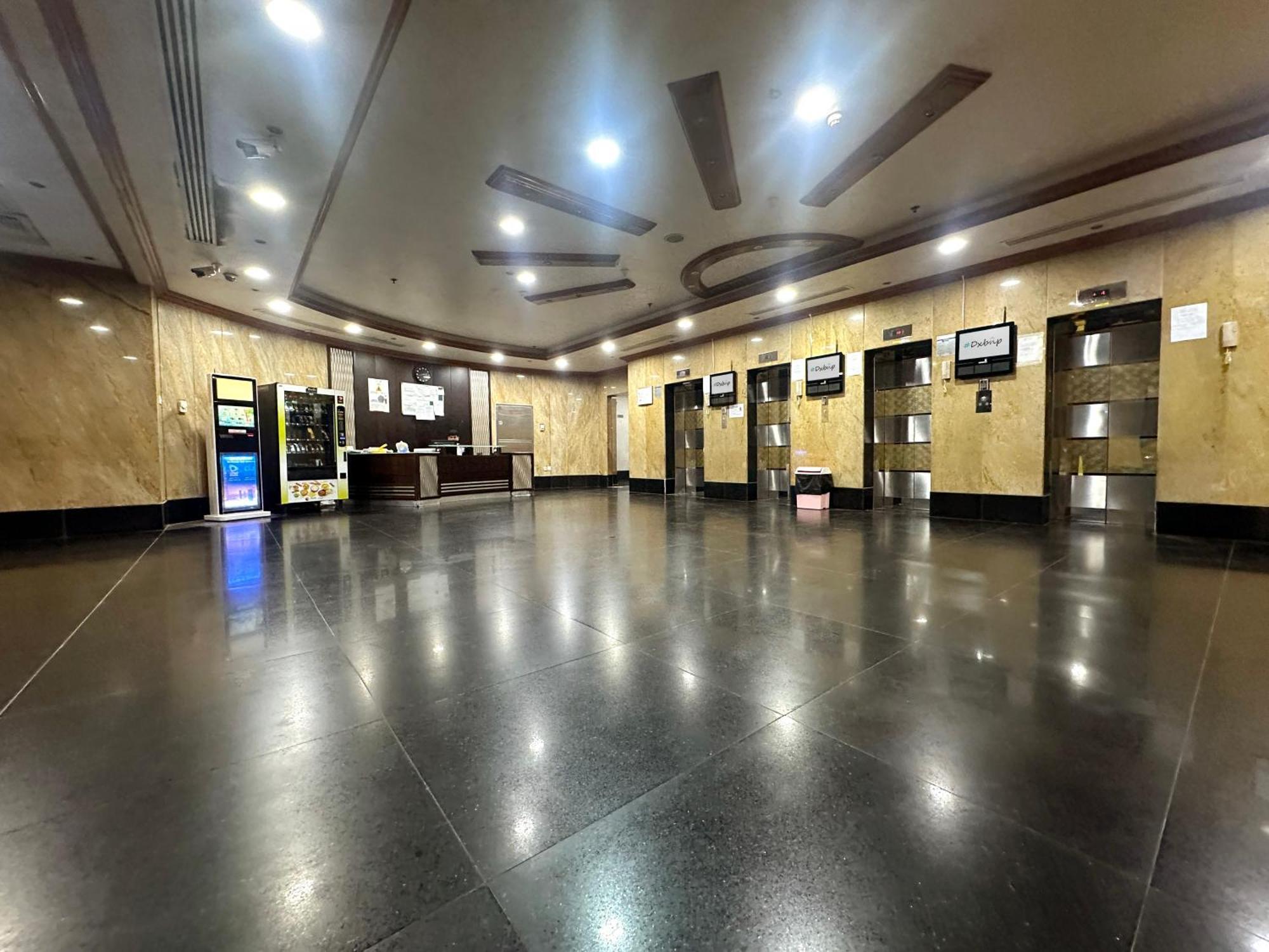 Nomad Partition Room In Barsha Heights 3 Mins To Icm Metro Dubai Buitenkant foto