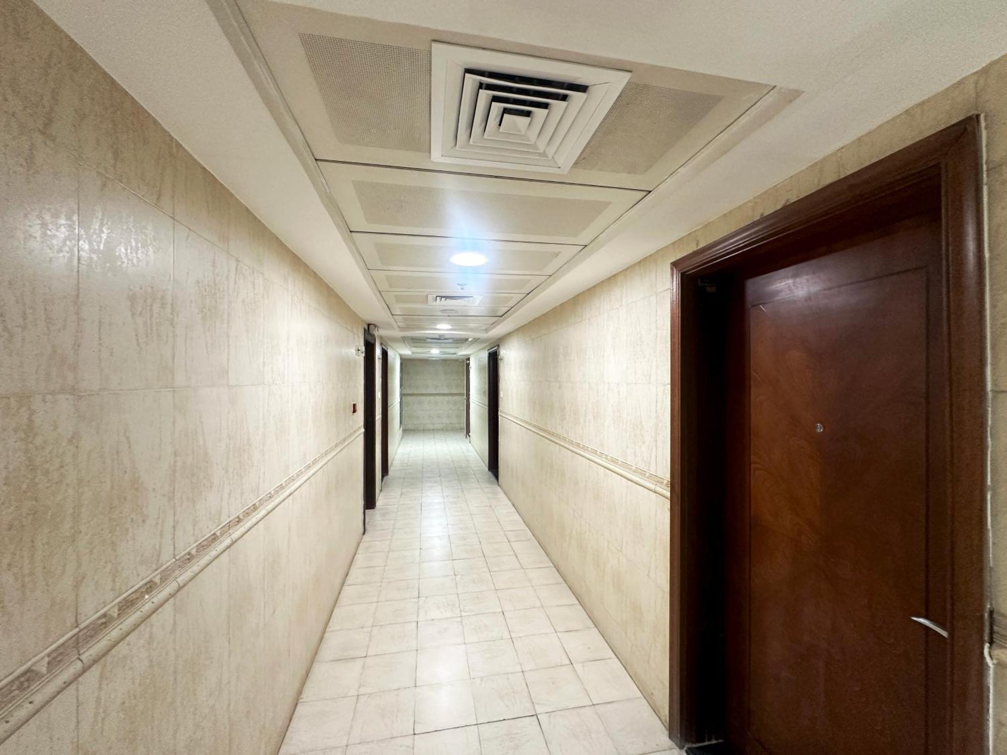 Nomad Partition Room In Barsha Heights 3 Mins To Icm Metro Dubai Buitenkant foto